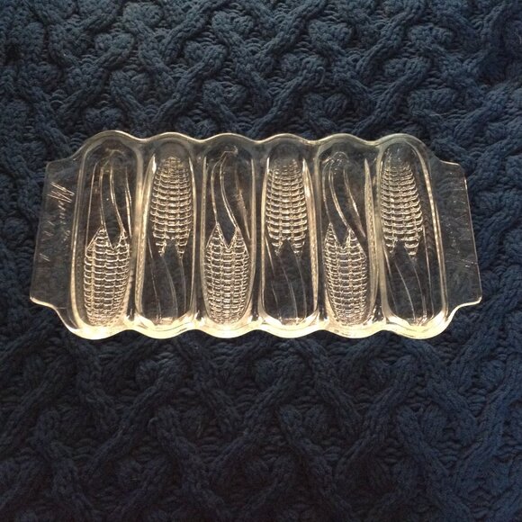 VTG Miracle Maze Cornbread Glass baking dish. Circa 1950's, Kitschy, Kitchenware - Picture 1 of 5
